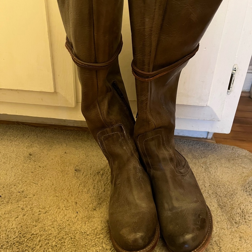 Freebird Boots- Stag Size 7, Brown